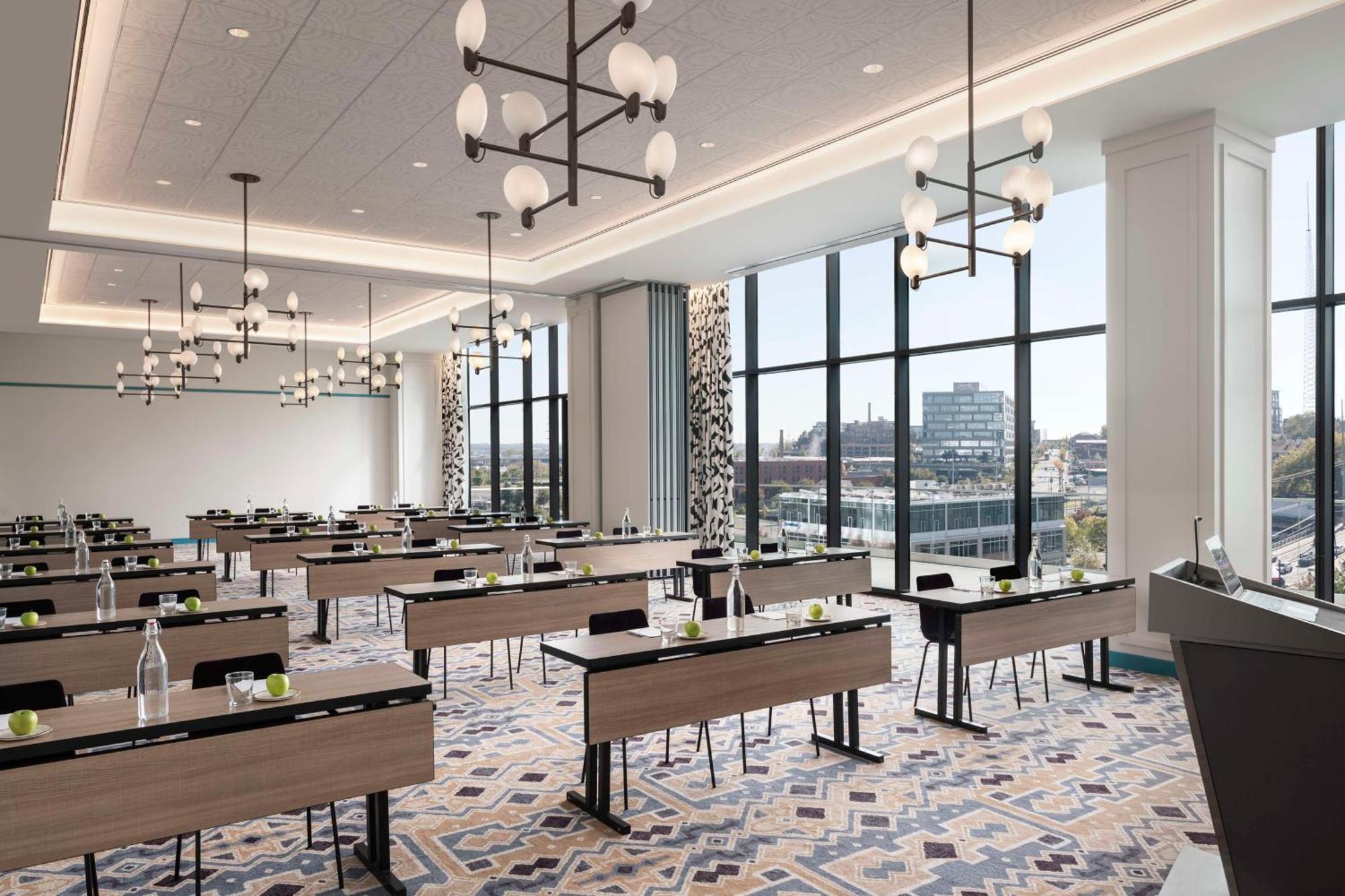 Hyatt Centric Downtown Nashville Exterior foto The Westin Boston Seaport District